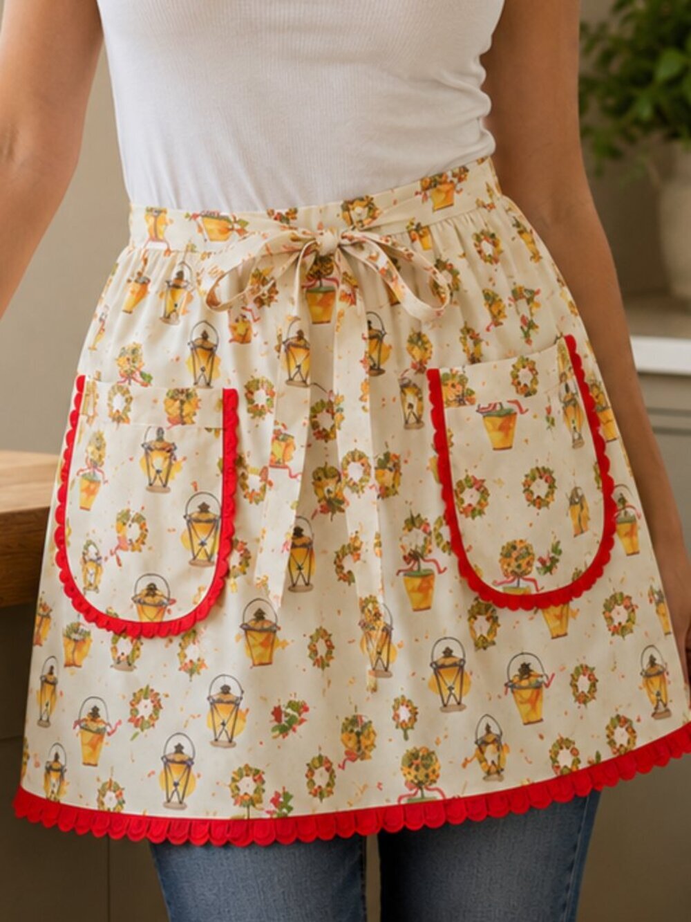 VINTAGE Apron with Red Lace Trim and Lantern Pattern One Size Fits All